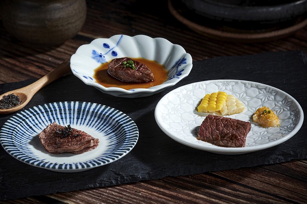 台北新開幕燒肉火鍋!金月鍋物整塊牛排下鍋、全台唯一「A5赤身和牛專賣」赤身燒肉開吃