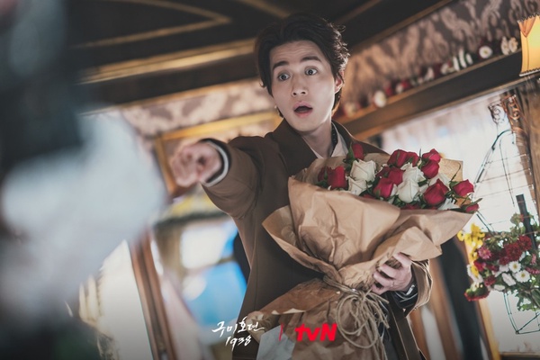 《九尾狐傳1938》首播收視贏第1季!金素妍火速求婚李棟旭,劇情輕鬆,沒看第1季也能追