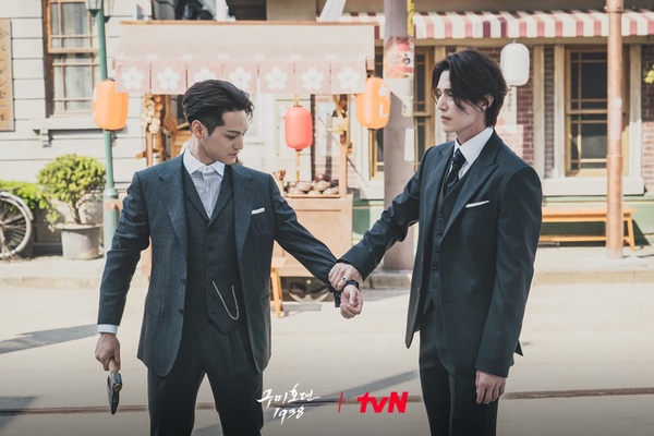 《九尾狐傳1938》首播收視贏第1季!金素妍火速求婚李棟旭,劇情輕鬆,沒看第1季也能追