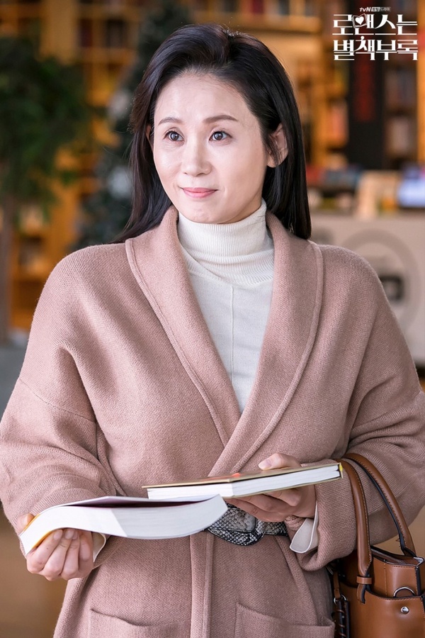 韓劇「媽媽專業戶」!《車貞淑醫生》婆婆演過玄彬&李敏鎬媽,她號稱「韓國最美媽媽」
