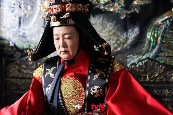 韓劇「媽媽專業戶」!《車貞淑醫生》婆婆演過玄彬&李敏鎬媽,她號稱「韓國最美媽媽」