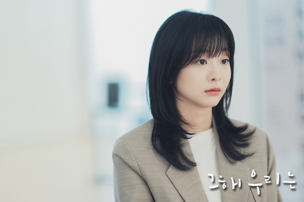 韓網網議韓劇女神「人生角色」!宋慧喬《黑暗榮耀》最驚艷,朴恩斌沒爭議,IU是這部!