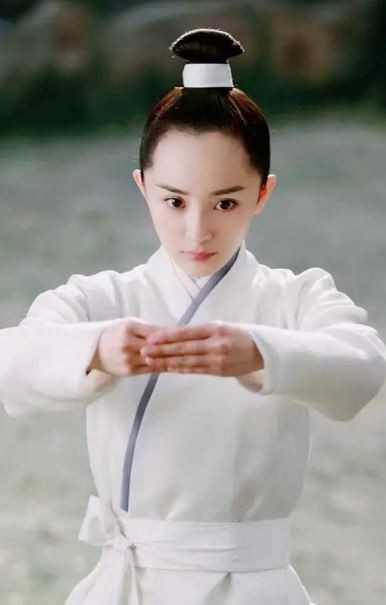 古裝仙俠劇8位美女師妹！《護心》周也明豔，趙麗穎甜，楊冪髮型被吐嘈，迪麗熱巴更雷