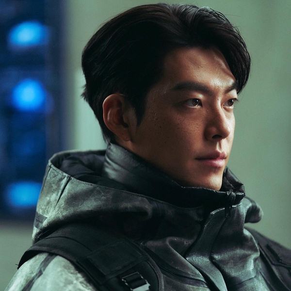 Netflix《末日騎士》劇版&漫畫8個劇情差異!漫畫「四月」其實是女生,突變人不只一個