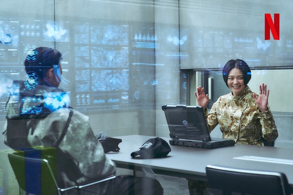 Netflix《末日騎士》劇情「幕後秘密」!金宇彬抽菸是特效,劇版「四月」為何改男生?