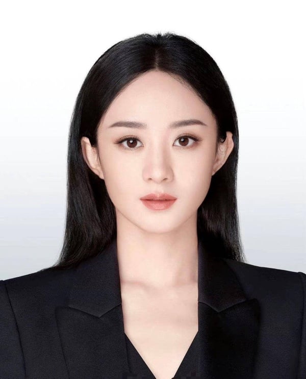 10位陸劇女星「證件照」!《護心》周也美到上熱搜,趙露思、熱巴沒變,趙麗穎差最多