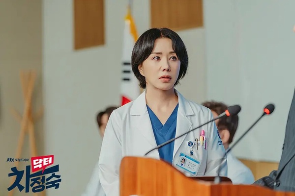 近期韓劇演員熱度TOP10!《車貞淑醫生》4人上榜,金宇彬第10,李到晛第6,冠軍真的紅