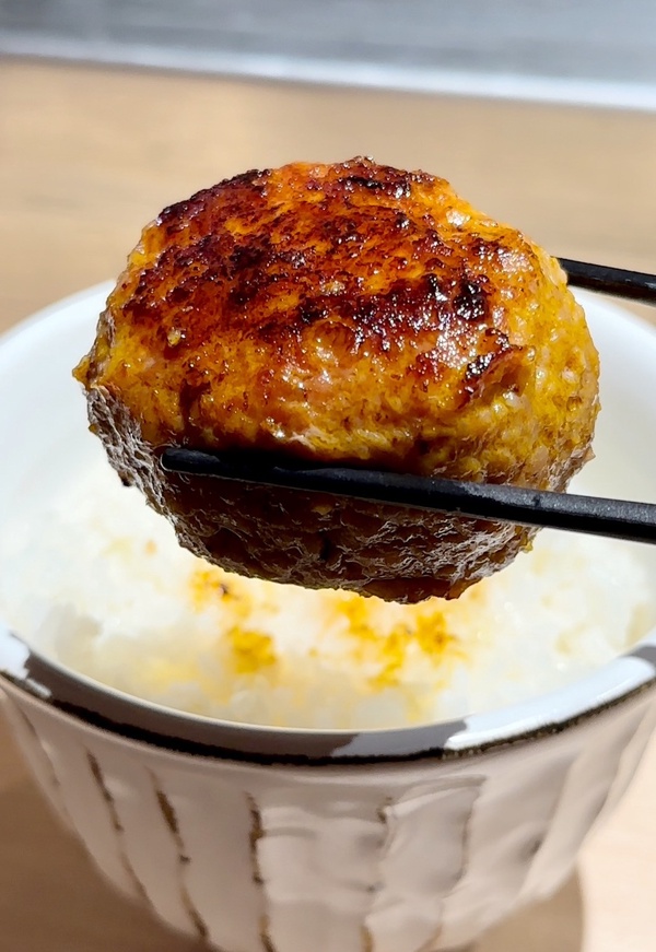 台灣吃得到！新開幕「肉旨房」專賣日超夯烤漢堡排，和牛、豬雞都有，開幕10天買一送一
