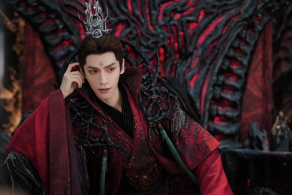 網評古裝劇「腹黑男主」天花板TOP8!《東宮》李承鄞第三,《長月燼明》澹台燼沒他迷人