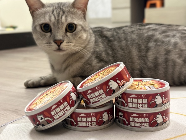 必勝客買一送一！必勝客比薩變身「鮭魚鯖魚喵喵比薩罐頭」，限量5000組快孝敬主子吧！