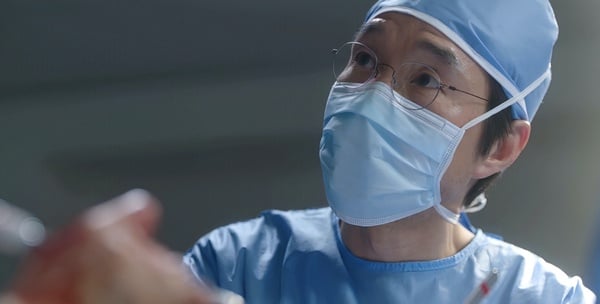 《浪漫醫生金師傅3》劇情「隱藏細節」!張東華的問題呼應第一季,宇鎮這幕竟偷寵恩彩