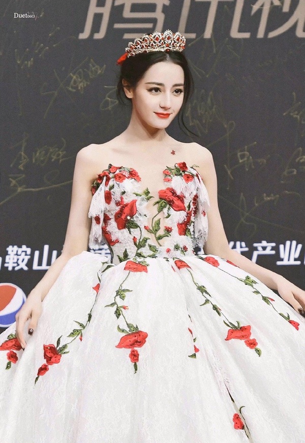10位網評「稱得上是絕色美人」陸劇女星!迪麗熱巴&古力娜扎呼聲高,95花這兩位被提名