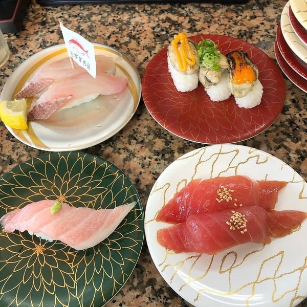 沖繩美食特輯！瀨長島塔可飯、古宇利島蝦蝦飯，超厚實炸蝦豬肉蛋飯捲必吃