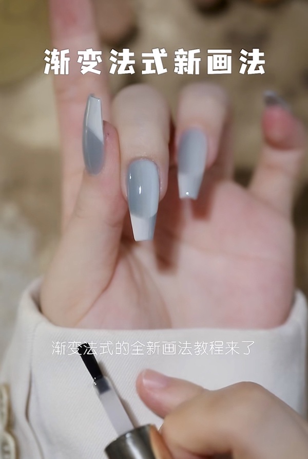 指甲也要透心涼!寶寶奶藍、冰川藍、波光藍「降溫系顯白美甲」推薦,變身夏日小清新!