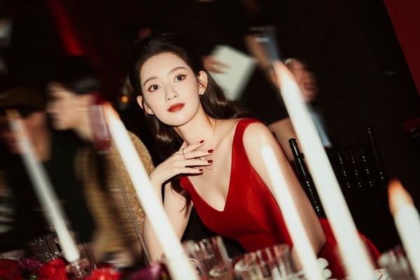 14位陸劇明星紅毯未修vs.精修！倪妮美翻，迪麗熱巴好看，吳磊帥氣，周也&amp;amp;陳都靈被吐槽
