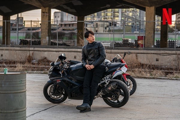 Netflix韓劇《獵犬》8位實力演員!健優演過李敏鎬護衛,「陽中」竟是《黑暗榮耀》的他