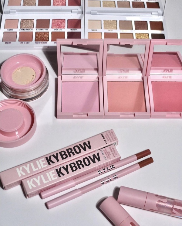 百億富翁卡戴珊家族創的時尚品牌-Kylie Jenner:Kylie Cosmetics、Kylie Skin、Kylie Swim、Kylie Baby