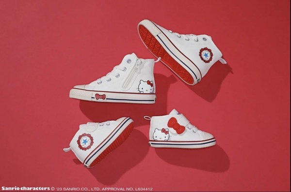 Kitty converse top
