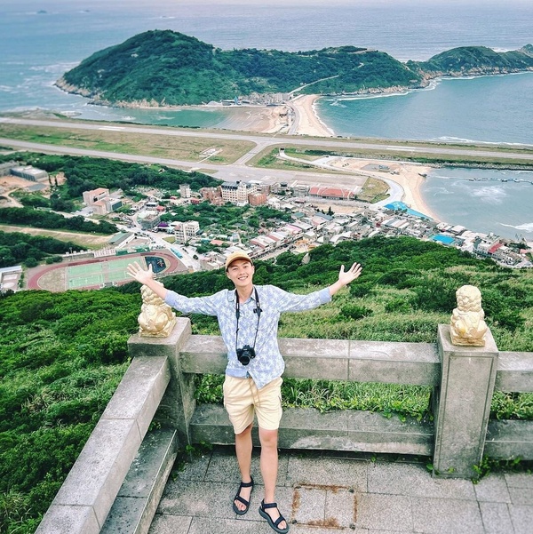 馬祖景點推薦！台灣小希臘「芹壁村」、新景點神秘小海灣必打卡，無人島上餵梅花鹿！