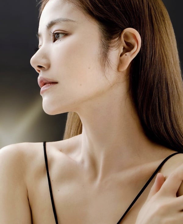 歲月不留痕跡！47歲許路兒身材皮膚宛如少女，凍齡10秘訣一次看