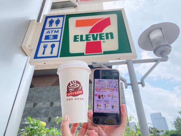 比買一送一強！四大超商「補班優惠」：7-11買2送2、全家拿鐵買一送一，還有1元咖啡