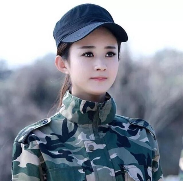 陸劇8位高顏值「軍裝女神」！楊冪美上熱搜，迪麗熱巴&amp;白鹿又美又帥，劉亦菲實在太美啦