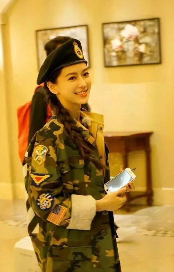 陸劇8位高顏值「軍裝女神」！楊冪美上熱搜，迪麗熱巴&amp;白鹿又美又帥，劉亦菲實在太美啦