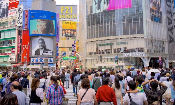 澀谷一日遊景點推薦：星巴克 SHIBUYA TSUTAYA店