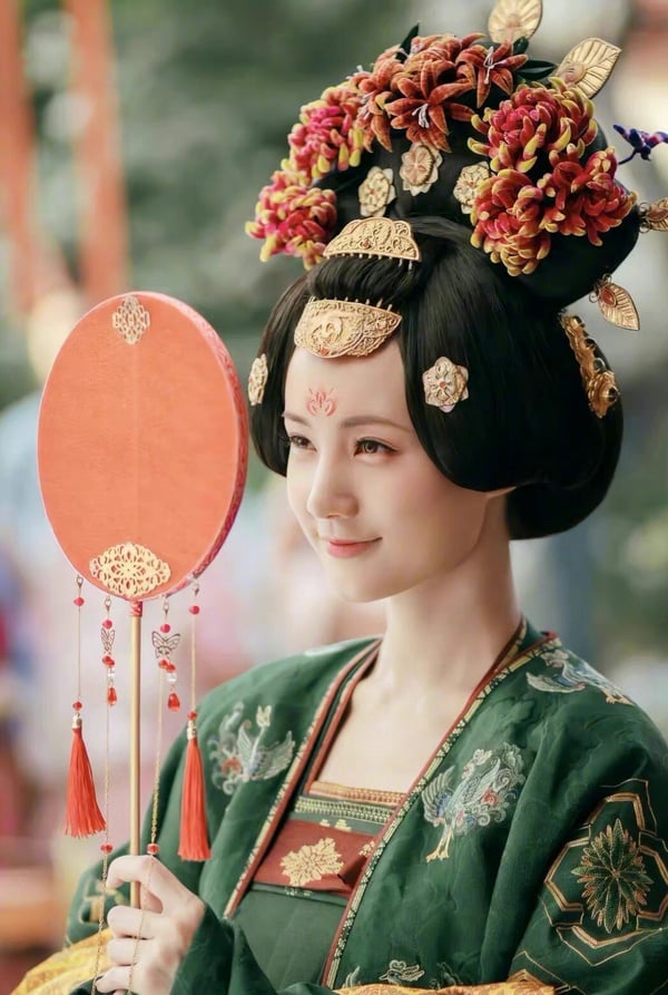 古裝劇10個「綠色嫁衣」！《長風渡》宋軼驚豔，趙麗穎美成經典，《長月燼明》卻又吵翻
