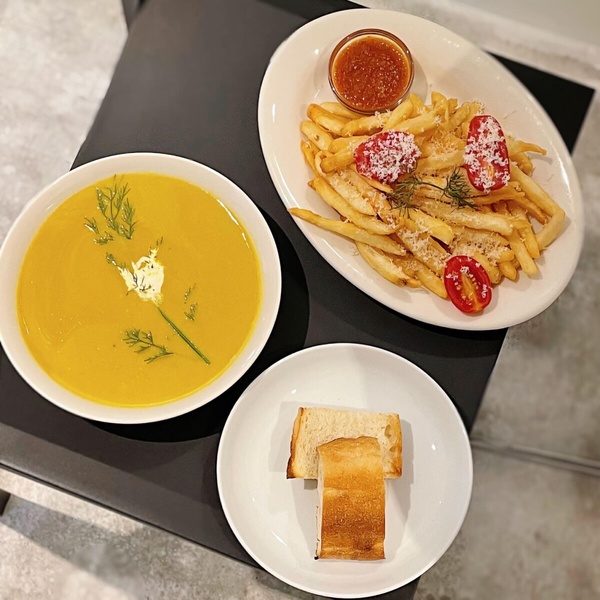 中山站咖啡廳推薦！「Cafe waku」插旗赤峰街
