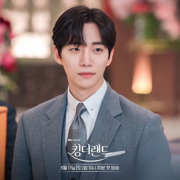 6月韓劇演員話題熱度TOP9!申惠善第7,安孝燮第5,《歡迎來到王之國》俊昊潤娥爭冠軍