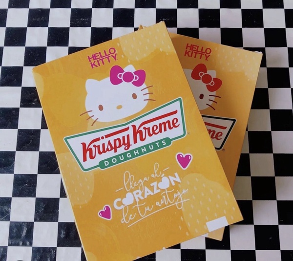 Kitty甜甜圈！Krispy Kreme「Hello Kitty甜甜圈」外盒必收藏，Kitty甜甜圈卻讓人問號