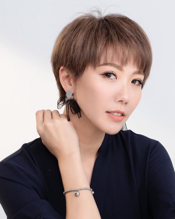 10位黑澀會美眉近況！大牙指控黑人闖房間性騷，鬼鬼全方面發展，昆凌不只是天王嫂！