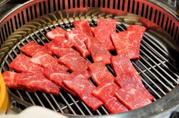 買一送一！7月「生日壽星優惠餐廳」盤點：飯店吃到飽免費、王品買一送一、和牛吃到飽