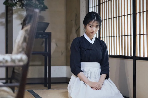 網評「演什麼像什麼」千面演員！《惡鬼》金泰梨1人飾2角演技太神，他連劉在錫都認證