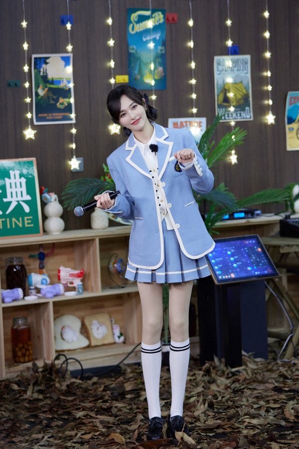 體重超輕紙片人女星!《偷偷藏不住》趙露思只有39公斤,關曉彤173才45,熱巴腿太驚人