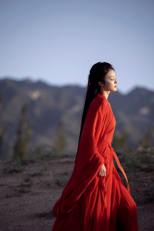 古裝劇10位「紅衣美人」！《玉骨遙》任敏挨批，迪麗熱巴、趙露思難忘，王楚然真的太美