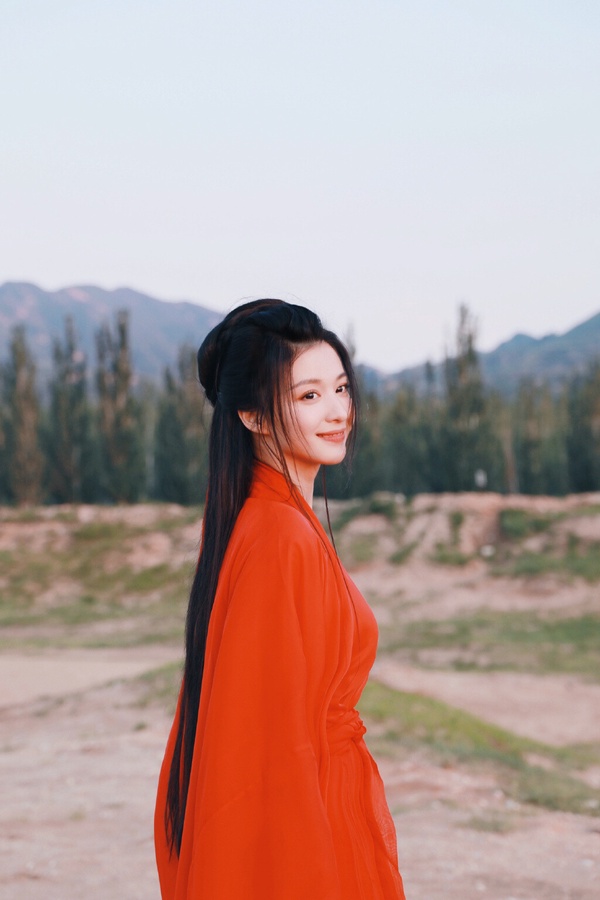 古裝劇10位「紅衣美人」！《玉骨遙》任敏挨批，迪麗熱巴、趙露思難忘，王楚然真的太美