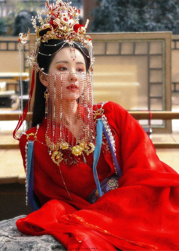 古裝劇10位「紅衣美人」！《玉骨遙》任敏挨批，迪麗熱巴、趙露思難忘，王楚然真的太美