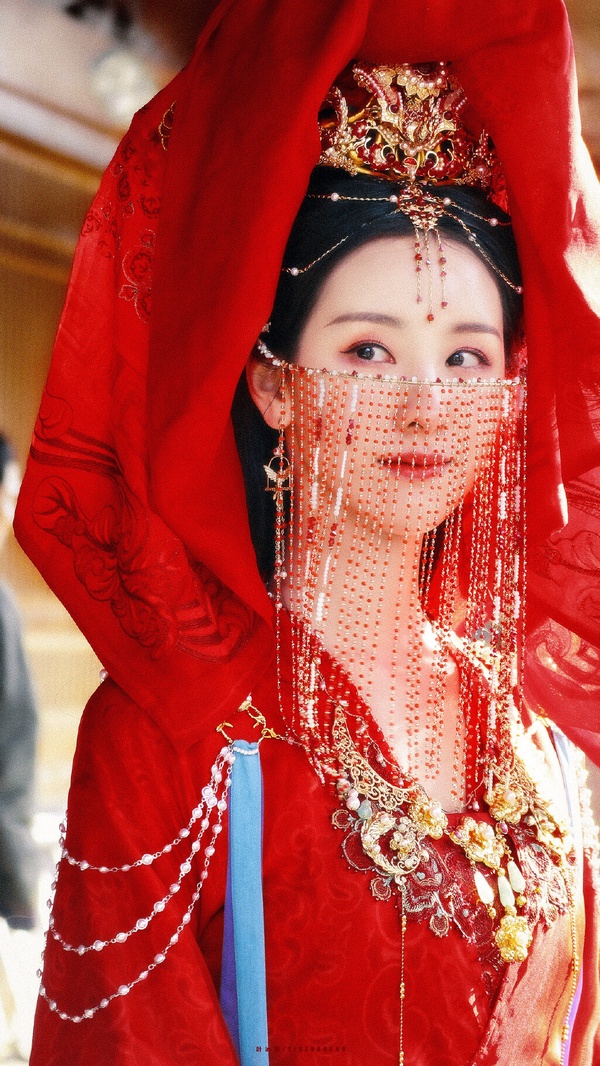 古裝劇10位「紅衣美人」！《玉骨遙》任敏挨批，迪麗熱巴、趙露思難忘，王楚然真的太美