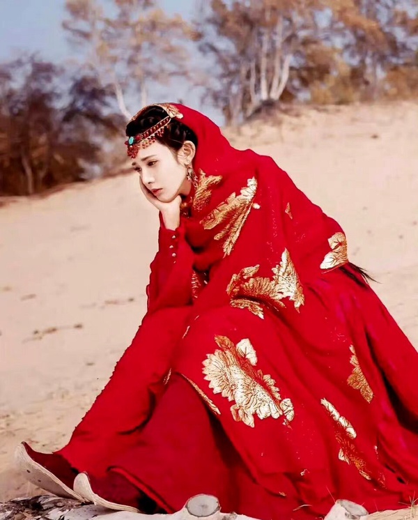 古裝劇10位「紅衣美人」！《玉骨遙》任敏挨批，迪麗熱巴、趙露思難忘，王楚然真的太美