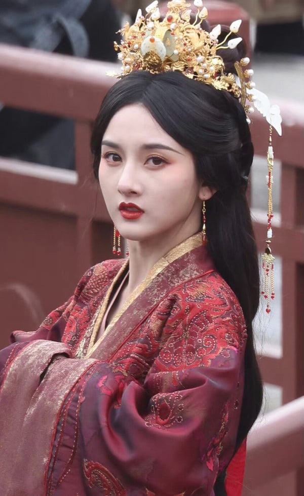 古裝劇10位「紅衣美人」！《玉骨遙》任敏挨批，迪麗熱巴、趙露思難忘，王楚然真的太美