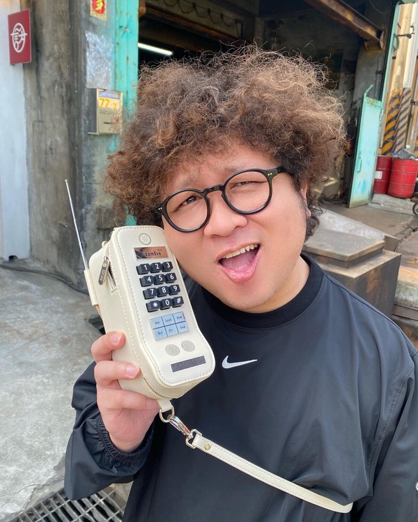 艾怡良金曲鬧烏龍!6個典禮尷尬瞬間:王力宏衝上台超糗,納豆當場下跪,奧斯卡也出包