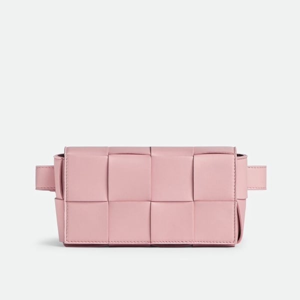 夏日少女心！各大牌的夢幻粉色包包合集：BOTTEGA VENETA