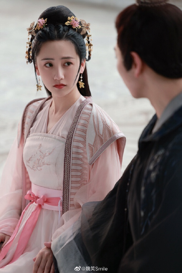 《偷偷藏不住》8演員穿古裝!不只趙露思，陳哲遠也是古裝神顏，還隱藏《玉骨遙》肖戰媽