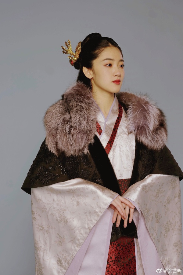《偷偷藏不住》8演員穿古裝!不只趙露思，陳哲遠也是古裝神顏，還隱藏《玉骨遙》肖戰媽