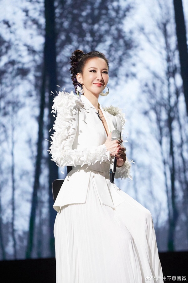 李玟7件事回顧!身世坎坷的遺腹子,首位登上奧斯卡華語歌手,老公身價90億卻外遇成性