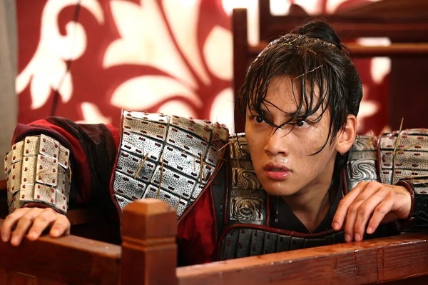 日網票選「最催淚古裝韓劇」TOP10！《步步》第7輸《花郎》，《擁月》第三，冠軍難超越