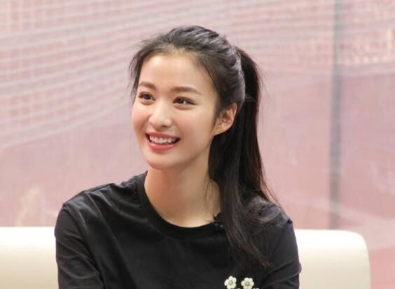 網評「舊照沒差別」陸劇女星!趙露思、王楚然從小美到大,任敏靈動,周也、張婧儀氣質