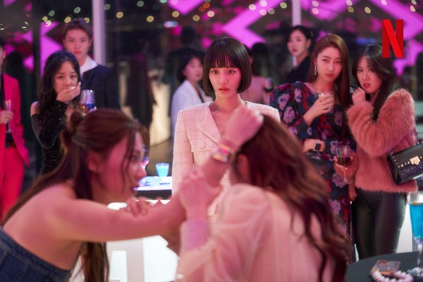Netflix韓劇《絕世網紅》結局幕後秘密!韓俊景「脫鞋戲」很難拍,李俊昊因這原因出演